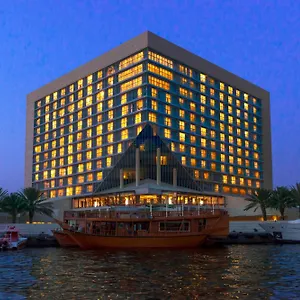 מלון Sheraton Creek & Towers, דובאי